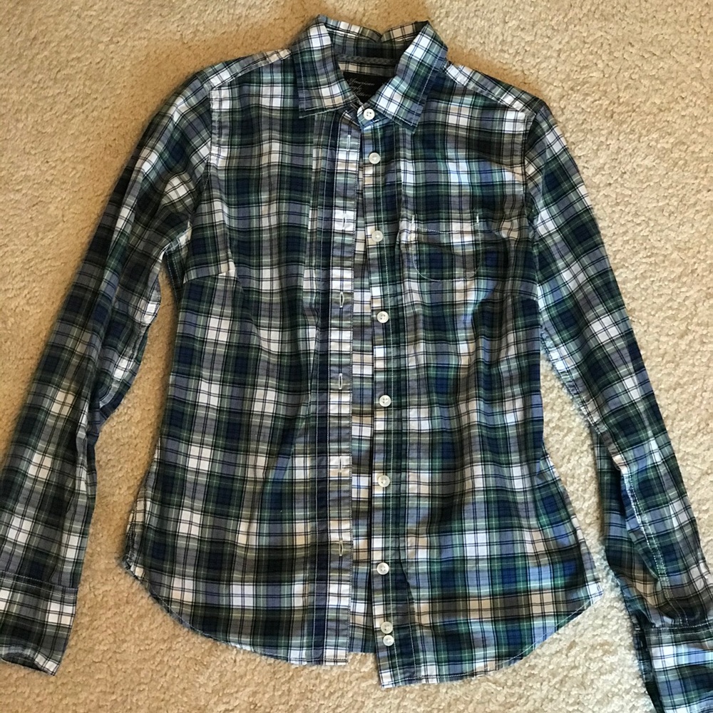American Eagle plaid button down blouse